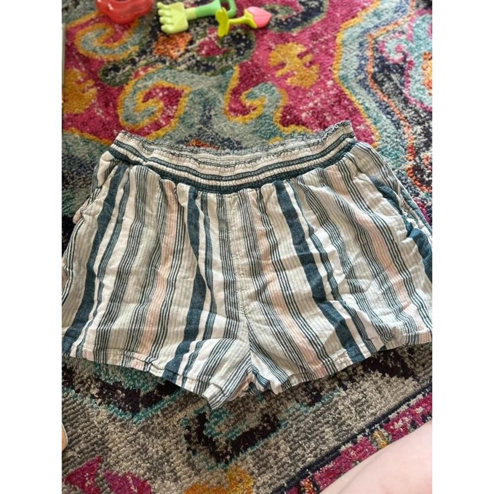 Universal Thread Shorts - Picture 1 of 2